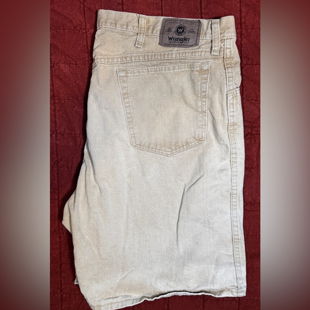 Wrangler Men's Beige Jean Shorts